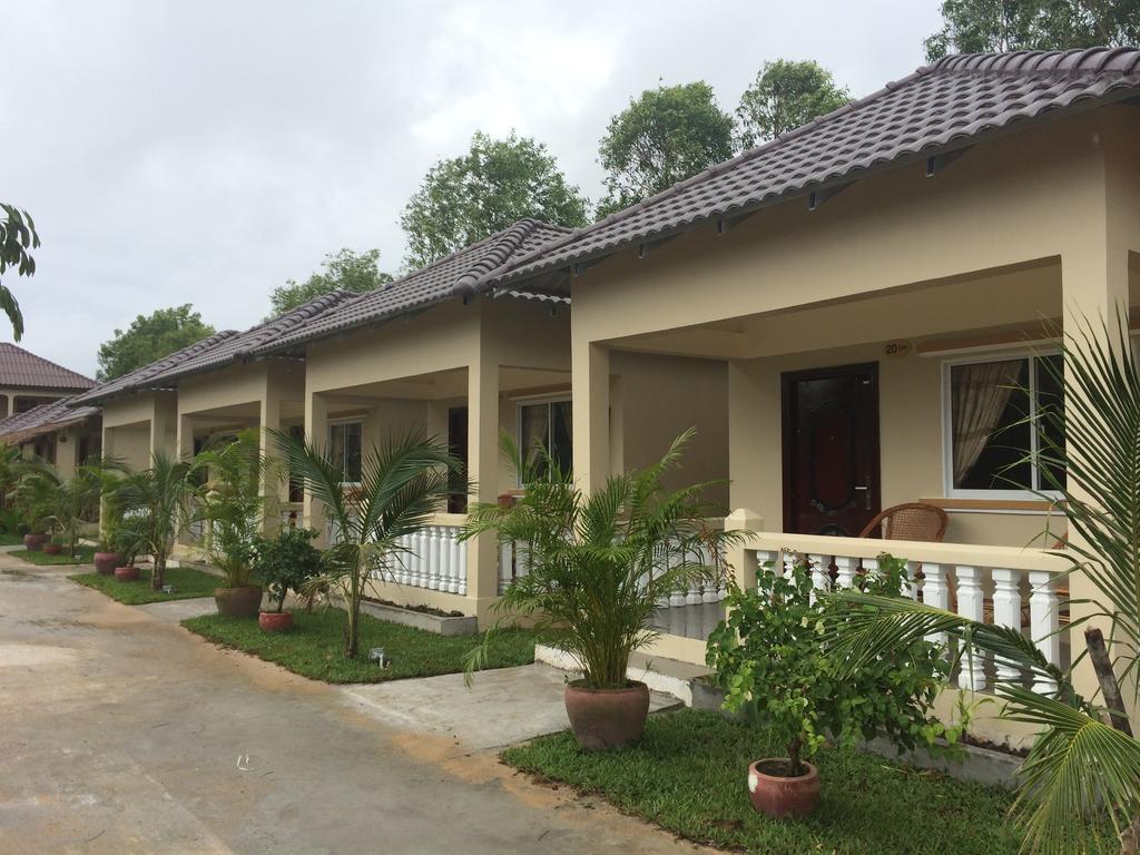 The Moonflower Bungalow Sihanoukville Exterior foto