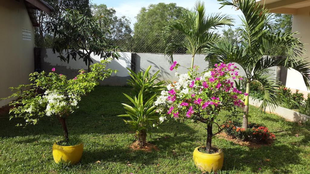 The Moonflower Bungalow Sihanoukville Exterior foto