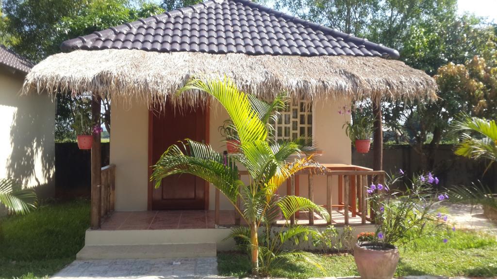 The Moonflower Bungalow Sihanoukville Exterior foto