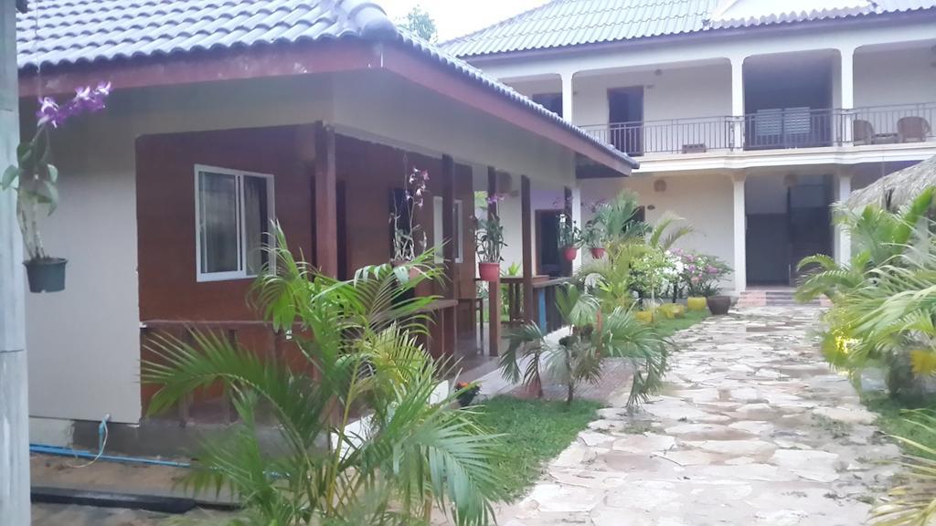 The Moonflower Bungalow Sihanoukville Exterior foto