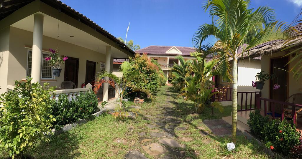 The Moonflower Bungalow Sihanoukville Exterior foto